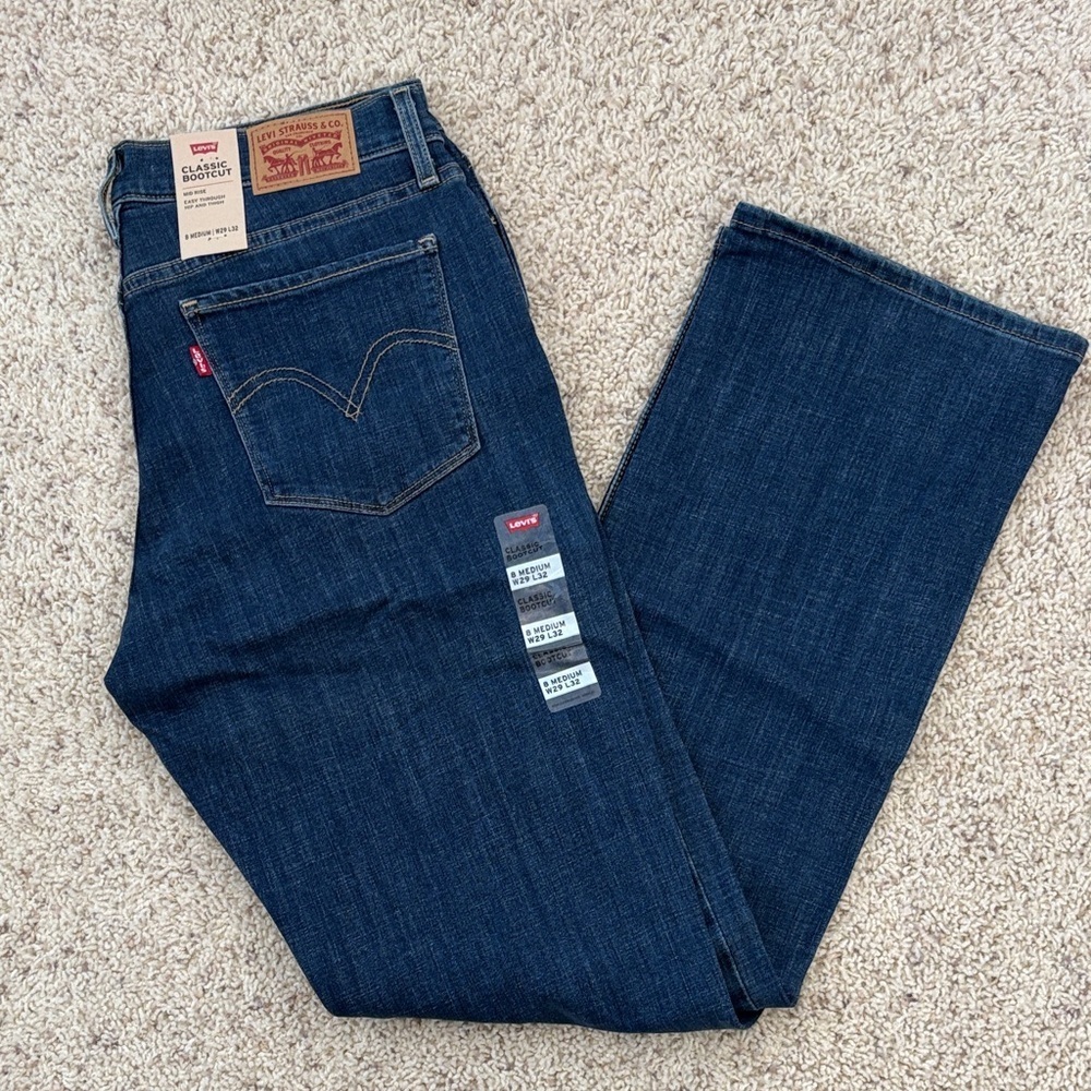 NWT Levi's Dark Indigo Relaxed Classic Bootcut Mid Rise size 8 29x32 Jeans
